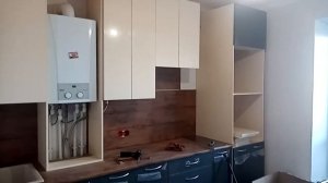 Дизайн прямой кухни на заказ 3.6 метра верх белый глянец, низ антрацит, без ручек.