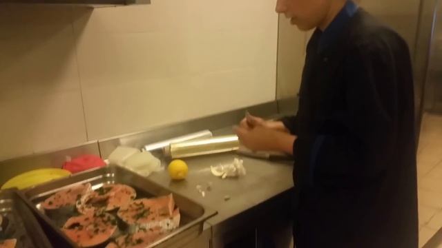 скалоппина алла пицайолла, панцеротти кон страккино е помодоро смотреть онлайн