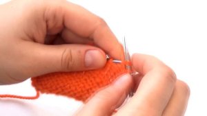 Как вязать лицевые и изнаночные в прямом и круговом полотне.