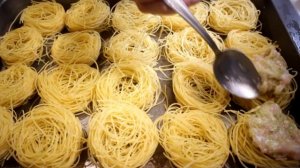 МАКАРОНЫ ГНЁЗДА С ФАРШЕМ И КАБАЧКАМИ В ДУХОВКЕ. ПАЛЬЧИКИ ОБЛИЖЕШЬ.