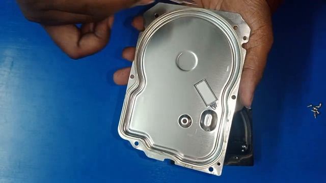 What is Inside of Hard Disk Drive And their Name смотреть онлайн