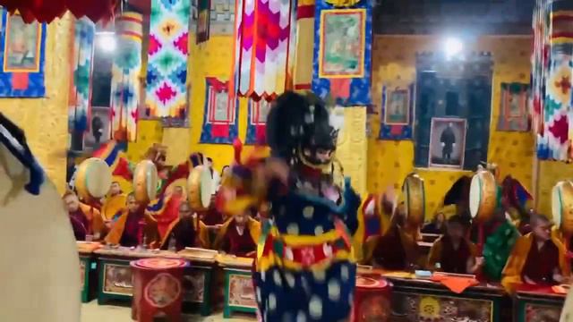 Drupchen At Chokhortse Kanglung Shedra || Secret Mask Dance || Tsula Lopen Presiding Annual Drupche смотреть онлайн