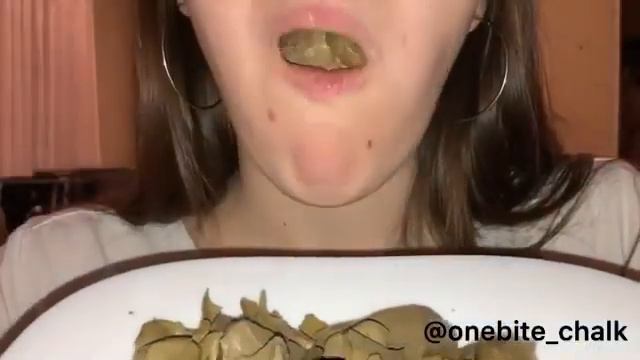 Мокрая Уральская глина // АСМР // Хруст глиной смотреть онлайн