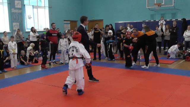 Кривенко Никита 2 бой Первенство Пермского края тхэквондо МФТ 2019 смотреть онлайн