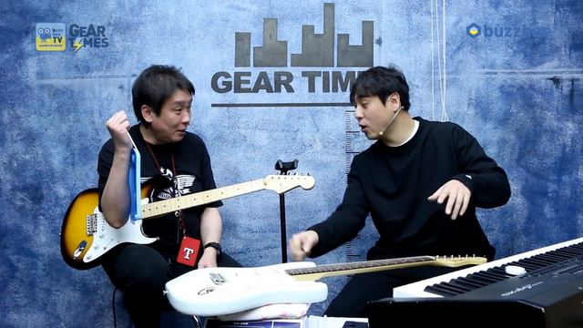 펜더 Fender USA American Vintage 56 Stratocaster VS Fender USA American Vintage 65 Stratocaster 2 смотреть онлайн