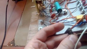 Блокинг генератор требует кондера по питанию 4700 мкФ. Осциллограмма шины питания. Схема