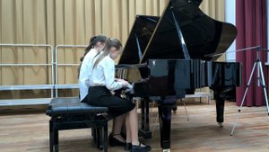 1.Н.Паганини«Кампанелла».Исп.трио в составе Синягиной Дарьи, Орловой Александры и Ивановой Кристины