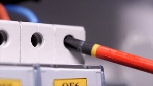 Набор диэлектрических отверток с интегрированной изоляцией SHTOK.