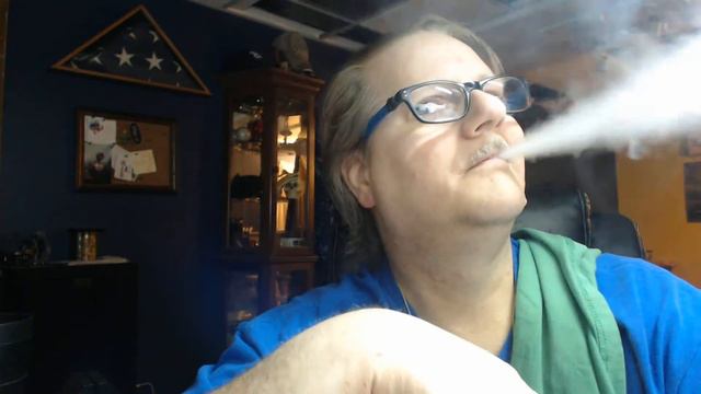 Advken Manta Sub Ohm Tank смотреть онлайн