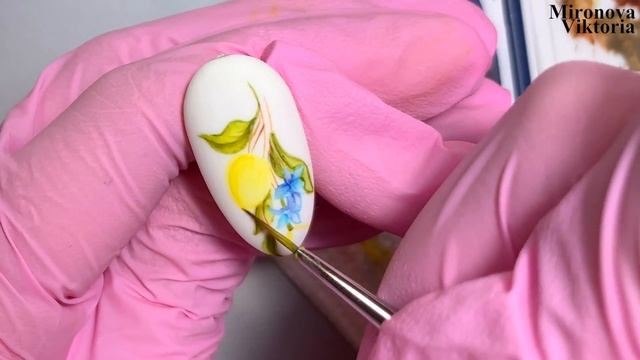 Лимон. Роспись акварельными красками на ногтях. смотреть онлайн