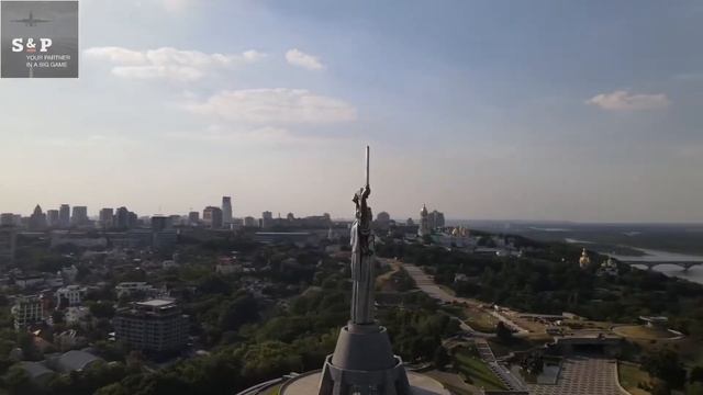 «Родина-мать» — монументальная скульптура в Киеве на правом берегу Днепра. смотреть онлайн