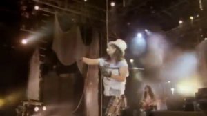Alice Cooper - School's Out (from Alice Cooper: Trashes The World)