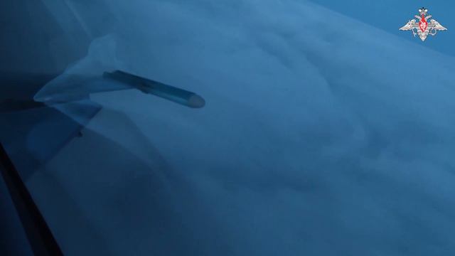 Экипажи истребителей-бомбардировщиков Су-34 уничтожили командный пункт и живую силу противника смотреть онлайн