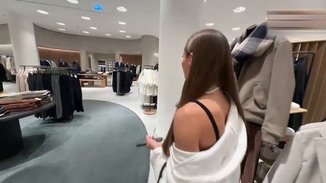 РЕНАТКО УГАРАЕТ С ДЕВЧОНКОЙ НА СТРИМЕ! ? | УГАР В ТОРГОВОМ ЦЕНТРЕ АБУ ДАБИ!