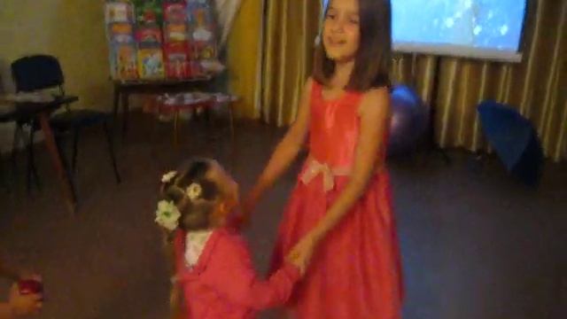 "Маленькі парасольки". Праздник в детской библиотеке №8 смотреть онлайн