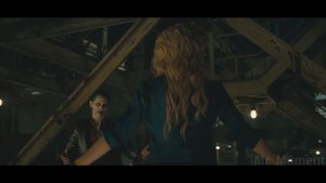Харли Квинн и Джокер прыгают в кислоту