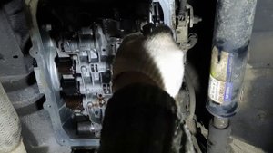 ПИНАЕТСЯ АКПП - СНЯТИЕ ГИДРО - БЛОКА  КОРОБКИ АВТОМАТ BTR на САНГ ЕНГ.