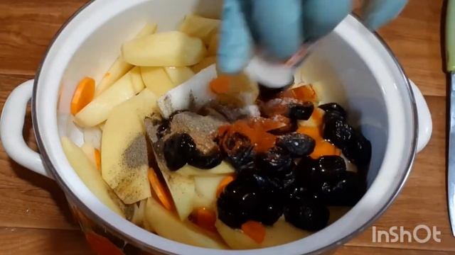 Праздничный картофель с черносливом ( отредактированное видео) #горячеенапраздник#картошканапраздни