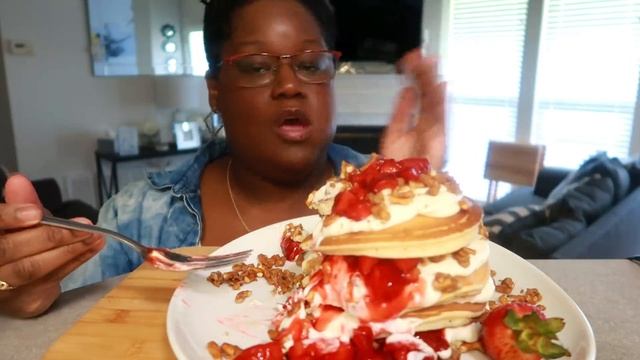 STRAWBERRY PRETZEL SALAD PANCAKES смотреть онлайн