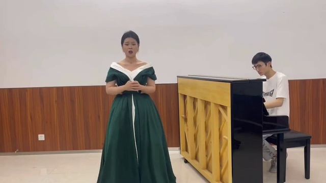 Романтика（ Аве Мария）композитор Caccini смотреть онлайн