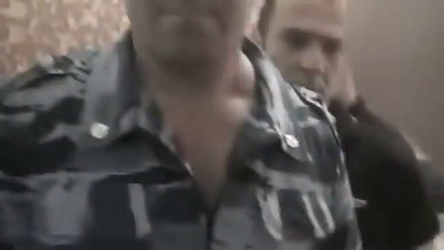 Менты зашли в блатную хату на зоне