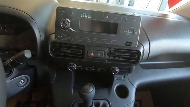 Opel Combo 1.5 DT Дизель 102 л.с. Рабочая лошадка! смотреть онлайн