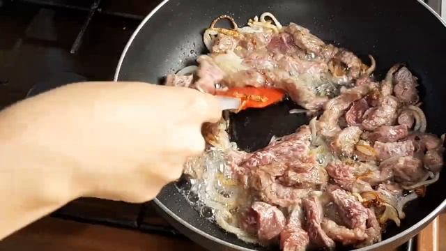 БЕФСТРОГАНОВ (ГОВЯДИНА ПО-СТРОГАНОВСКИ)| МЯГКАЯ ГОВЯДИНА ЗА 5 МИНУТ | BEEF STROGANOFF