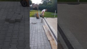 Укладка тротуарной плитки в Германии ч.2