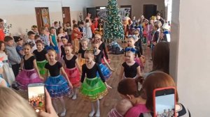 Новогодний утренник 26.12.2019, танец Чарльстон. 2 "б", школа 6, г. Шелехов.