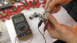 ?  ТАКОЙ ВЕТРОГЕНЕРАТОР ДОЛЖЕН СТОЯТЬ В КАЖДОМ ДОМЕ Самодельный домашний ветряк ИГОРЬ БЕЛЕЦКИЙ