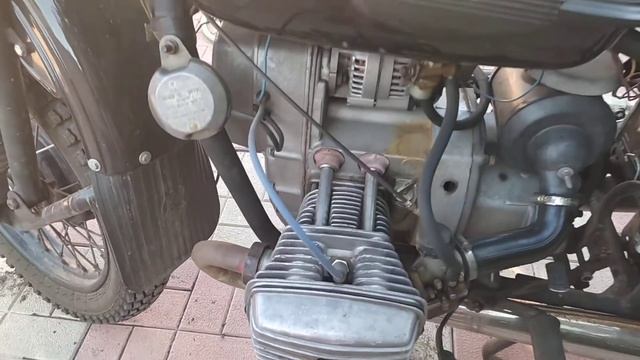 доработанный мотоцикл Днепр, прекрасная работа мотора, ездим на дальняк и не парится за поломки) смотреть онлайн