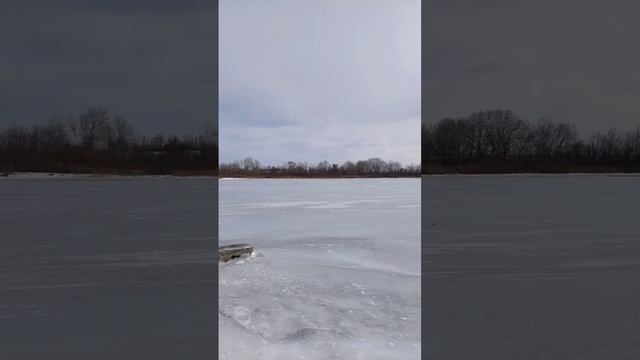 Замёрзший Дон. Станица Мелиховская. Ростовская область.