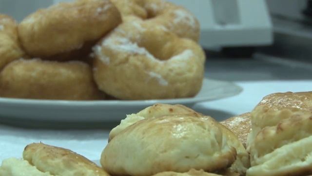 Праздничный стол от местных поваров смотреть онлайн