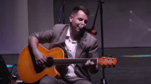 Поющий гитарист, автор-исполнитель, бард