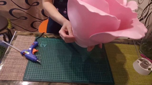 Торшер - светильник роза "Нежность" из изолона. Часть 3 сборка бутона с 5 по 8 ряд смотреть онлайн