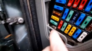 Как отключить сигнализацию на Рено Симбол Renault symbol,кнопка валет,где она находится?