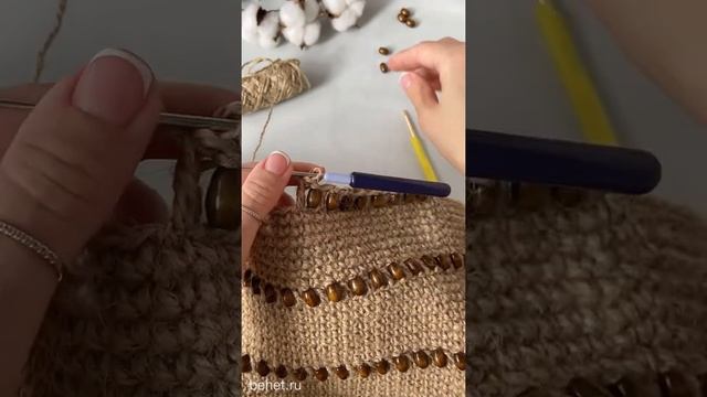 Как ввязать бусины. Видео-урок