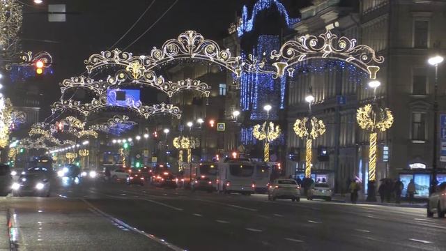Гостиный двор и Невский проспект перед Новым годом смотреть онлайн