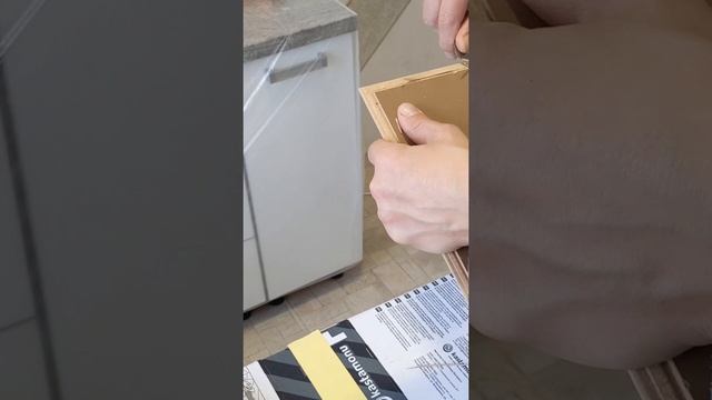 Ламинат на стене кухни. смотреть онлайн