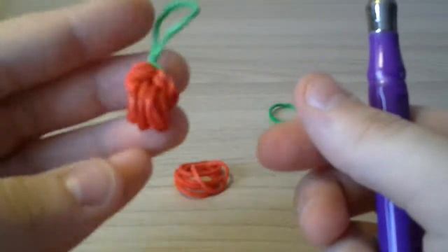 Как сплести вишню из резинок? смотреть онлайн