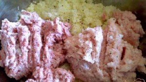Котлеты мясные с капустой