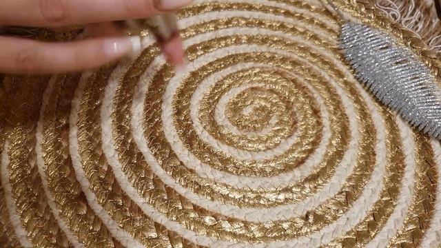 ХОТЕЛ БЫ ОН ВСТРЕТИТЬ С ВАМИ НОВЫЙ ГОД? смотреть онлайн