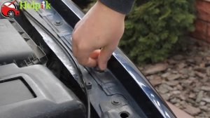 Установка упоров капота (амортизаторов) на Skoda Octavia Tour (www.upora.net)