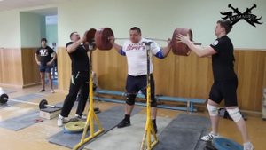 Приседания Михаила Кокляева с добавлением