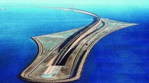 Единственный мост, чья дорога уходит под воду. Как был построен уникальный мост в проливе Эресунн?