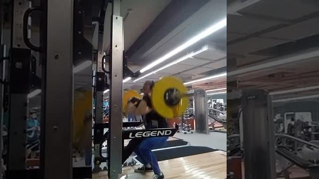 3,04,16 Фронтальный присед 60*3*8