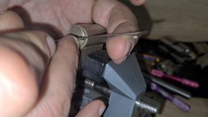 Вскрытие перфорированного замка azbe без повреждения