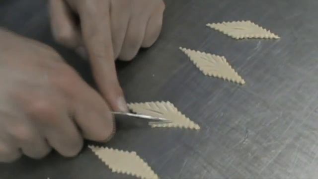 Тэхніка фармавання пірага ад Кастуся Ларкова смотреть онлайн