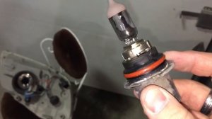 Chevrolet Cobalt Headlight Bulb Replacement