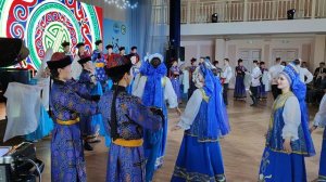 Приветственный танец творческих коллективов БГУ "Байкальские волны" и Байкальские самоцветы"